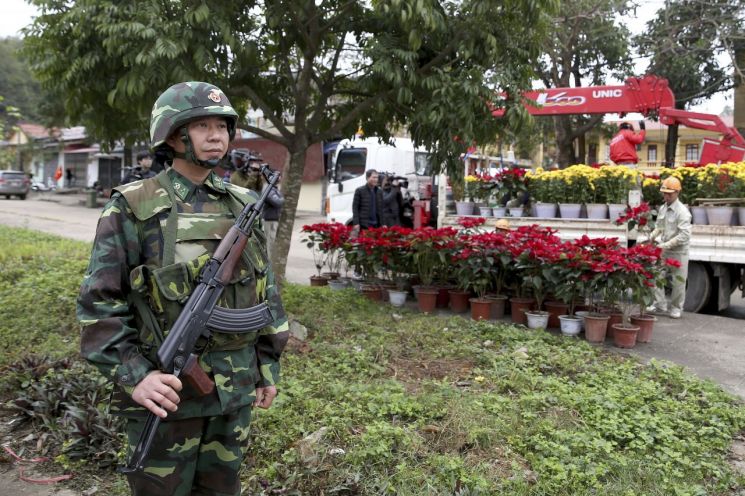 [포토]손님맞이 준비로 분주한 베트남…北美회담 앞두고 경비 강화