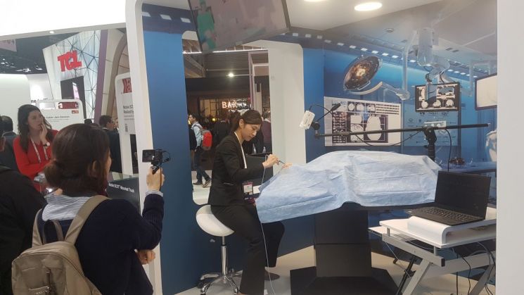 [MWC2019]"수술용 메스도 멀리서…" NTT도코모 원격진료