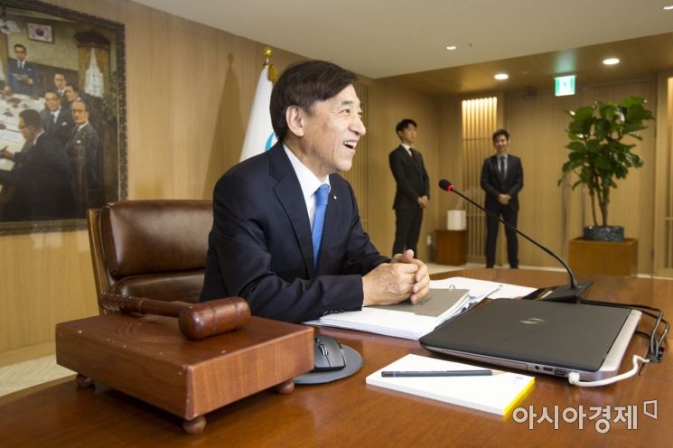 [포토]환하게 웃는 이주열 한국은행 총재