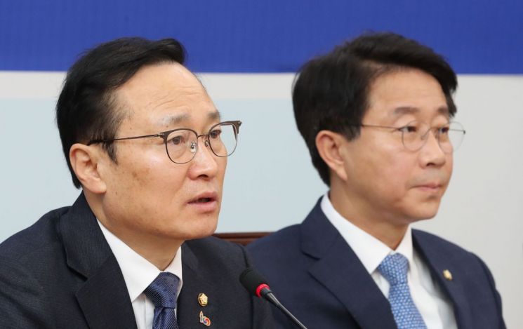 민주당, 남북교류특위 입법권 부여 재추진..."철도·도로 연결, 개성공단"