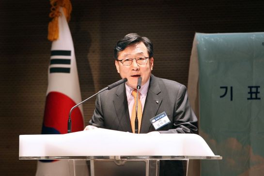 2011년 2월 제24대 중기중앙회 회장으로 연임된 김기문 회장이 소감을 밝히고 있다.