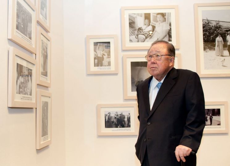 공장청소부터 시작한 박용곤 명예회장…"분수를 지켜라"