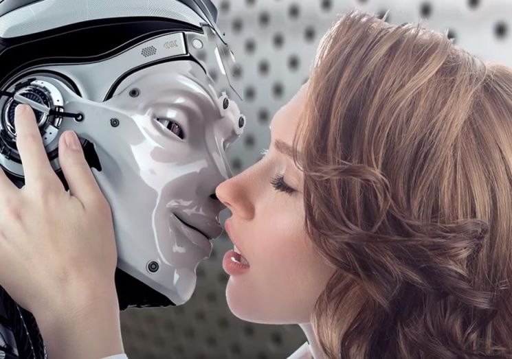 인간과 로봇의 사랑이 가능할까요? 섹스로봇은 점점 더 인감과 공감대를 확산하면서 발전해 가고 있습니다. [사진=유튜브 화면캡처]