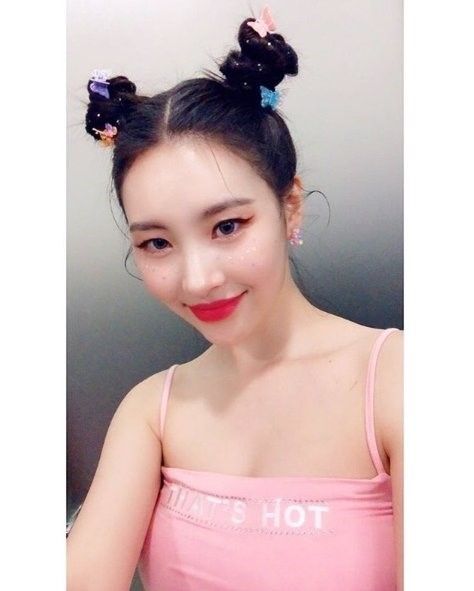 선미가 4일 신곡 '누아르(Noir)'를 발표했다/사진=선미 인스타그램 캡처