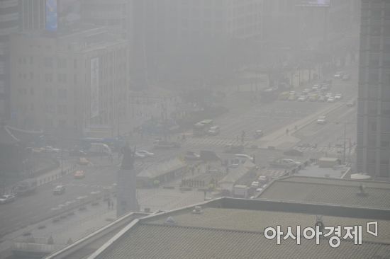 [미세먼지 습격]'안티더스트' 붙은 화장품 불티나…'미세먼지 경제학'(종합)