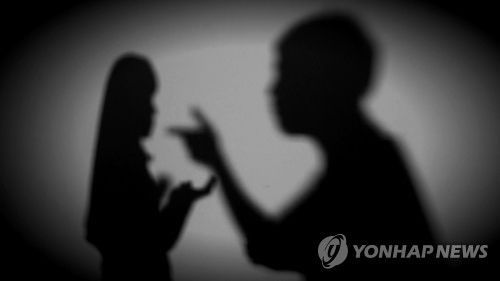 말다툼을 하다가 아내에게 흉기를 휘둘러 살해하려 한 70대가 집행유예를 선고받았다. / 사진=연합뉴스
