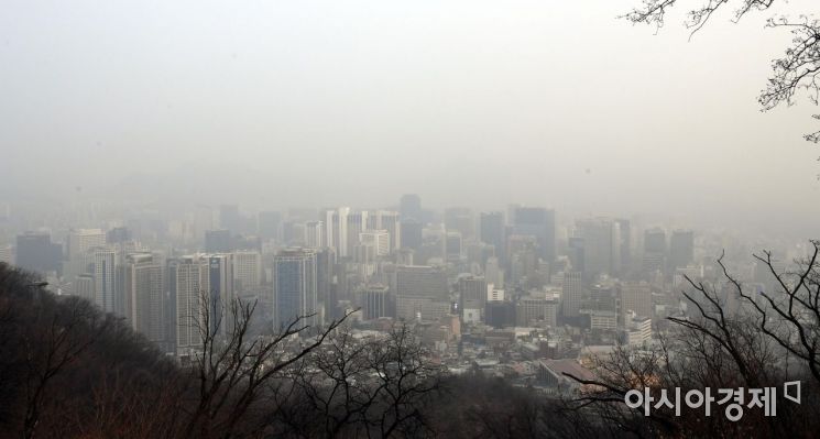 [포토] 오늘도 미세먼지 '최악'…엿새째 저감조치 시행