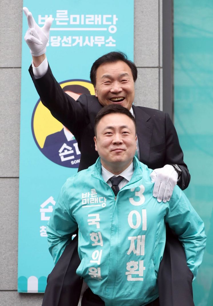 손학규 “민주당 ‘후보 단일화’ 운운…창원이 아닌 당선에만 관심”