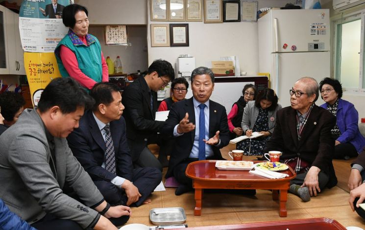 [포토] 광주 서구, 양동 양호경로당 방문