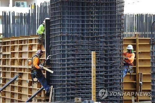 미국 건설현장에서 일하는 노동자들. 사진 출처=연합뉴스