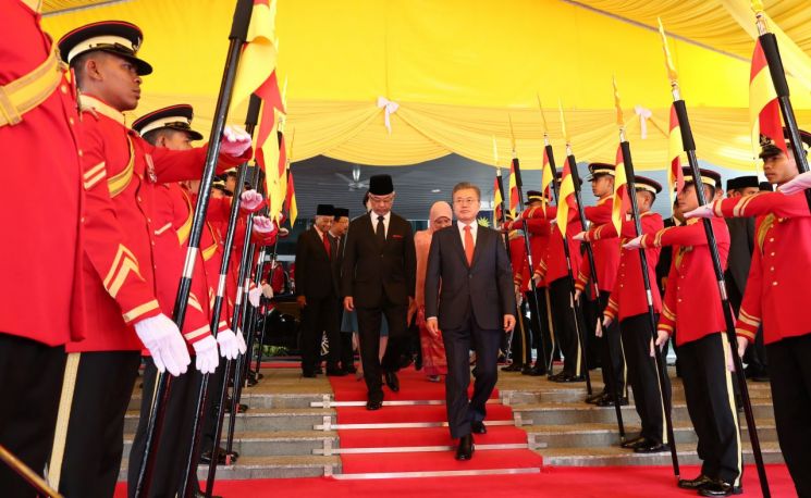 문 대통령, 말레이시아 국왕 주최 공식 환영식 참석