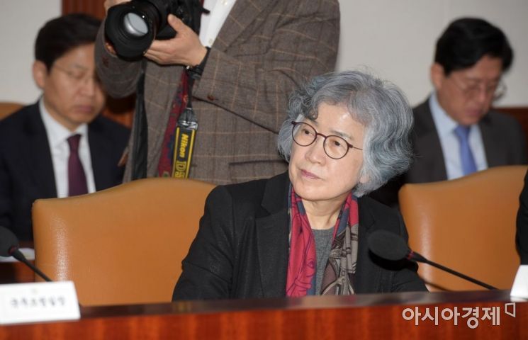 [포토]총리 발언 경청하는 박은정 국민권익위원장