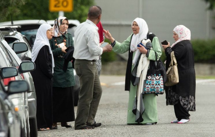 뉴질랜드 총리 "이슬람사원 총격으로 40명 사망" (종합)