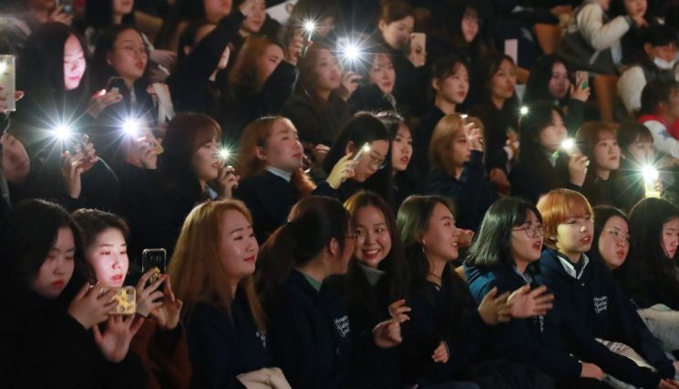 서울 시내 한 대학교의 입학식 모습. 사진은 기사와 직접적인 관련 없음 [이미지출처=연합뉴스]