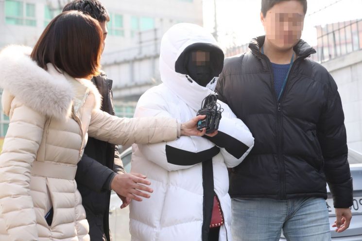'버닝썬 마약유통' 혐의 '애나' 내일 재소환…강남서 前과장 내사 착수