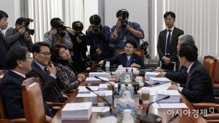 [포토] 국회, 탄력근로제-최저임금법 개정 논의 시작