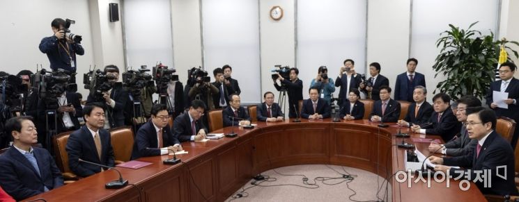 [포토] 자유한국당, 4.3 재보궐 선거 대책회의