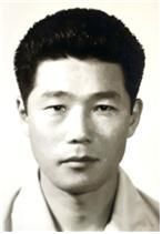 젊은 시절의 김영진 선생.