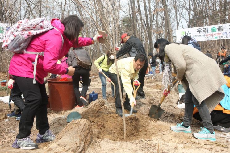 강북구, 주민참여 나무심기 행사 개최