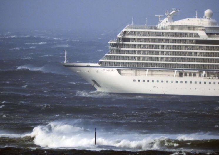 노르웨이 해안가에 정박 중인 '바이킹 스카이' 호. (사진=연합뉴스)