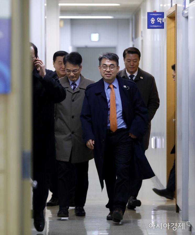 남북연락사무소 부소장 "불씨 살리겠다" 정상 출근
