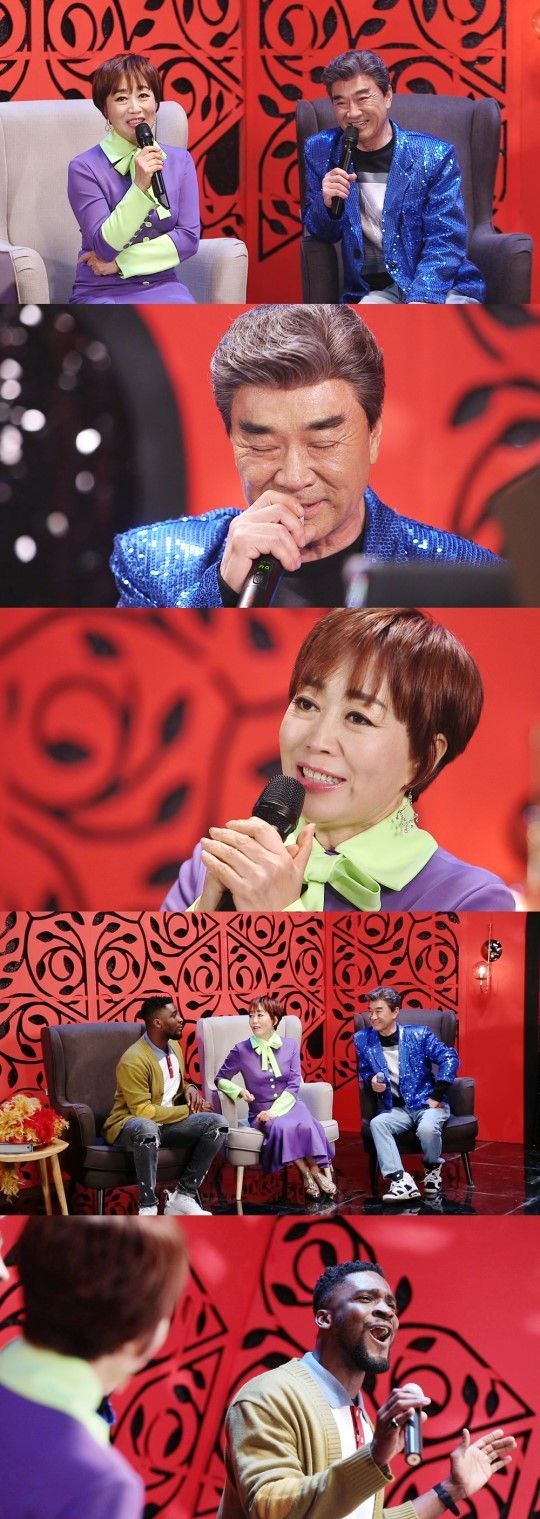 '덕화TV' 노래교실을 통해 이덕화, 샘오취리의 노래실력이 공개된다/사진=KBS2 '덕화TV' 화면 캡처