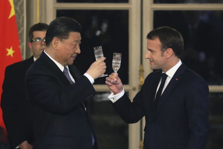 EU 동맹 뒤흔든 시진핑…경협 '선물' 안기며 지지 얻는 성과