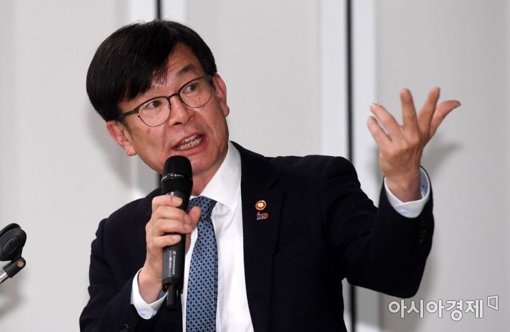 [포토] 강연하는 김상조 위원장