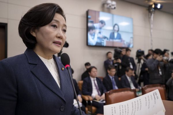박영선 청문회 '자료제출 거부' 논란으로 초반 파행