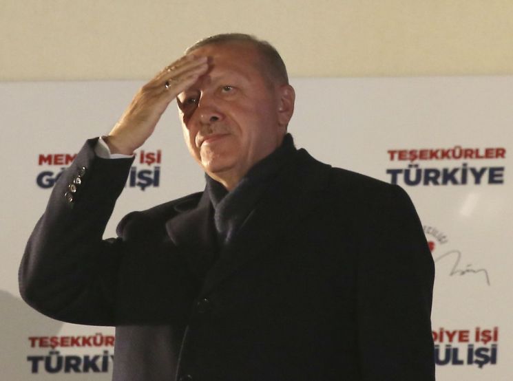 에르도안, 지방선거서 수도권 패배하자…터키 금융시장 '흔들'