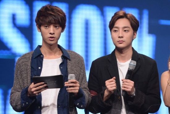 가수 정준영(왼쪽)과 로이킴(오른쪽)
