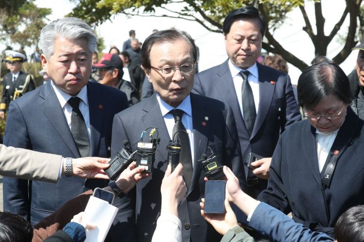 이해찬 "재보궐 민심 받들어 민생안정·경제 활성화 매진하겠다"