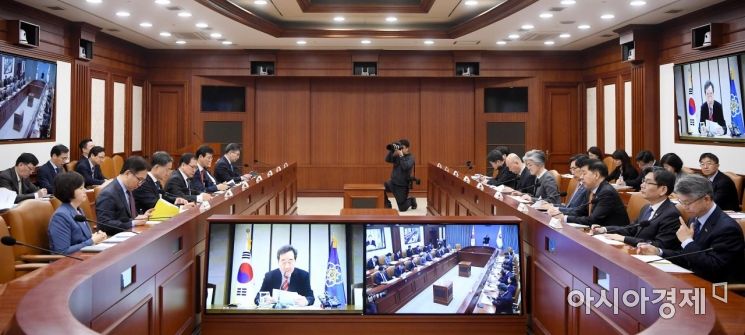 [포토] 서울-세종간 영상회의로 열린 국정현안점검조정회의