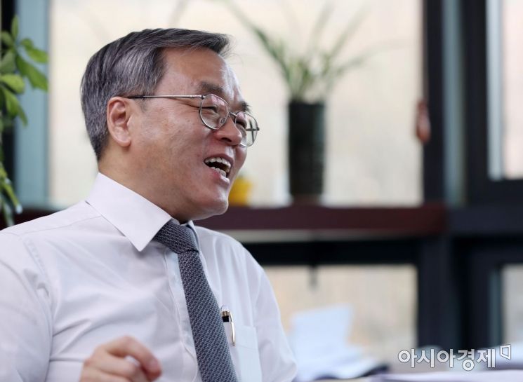 [아시아초대석] "바이오산업 키우려면 네거티브 규제로 바꿔야"