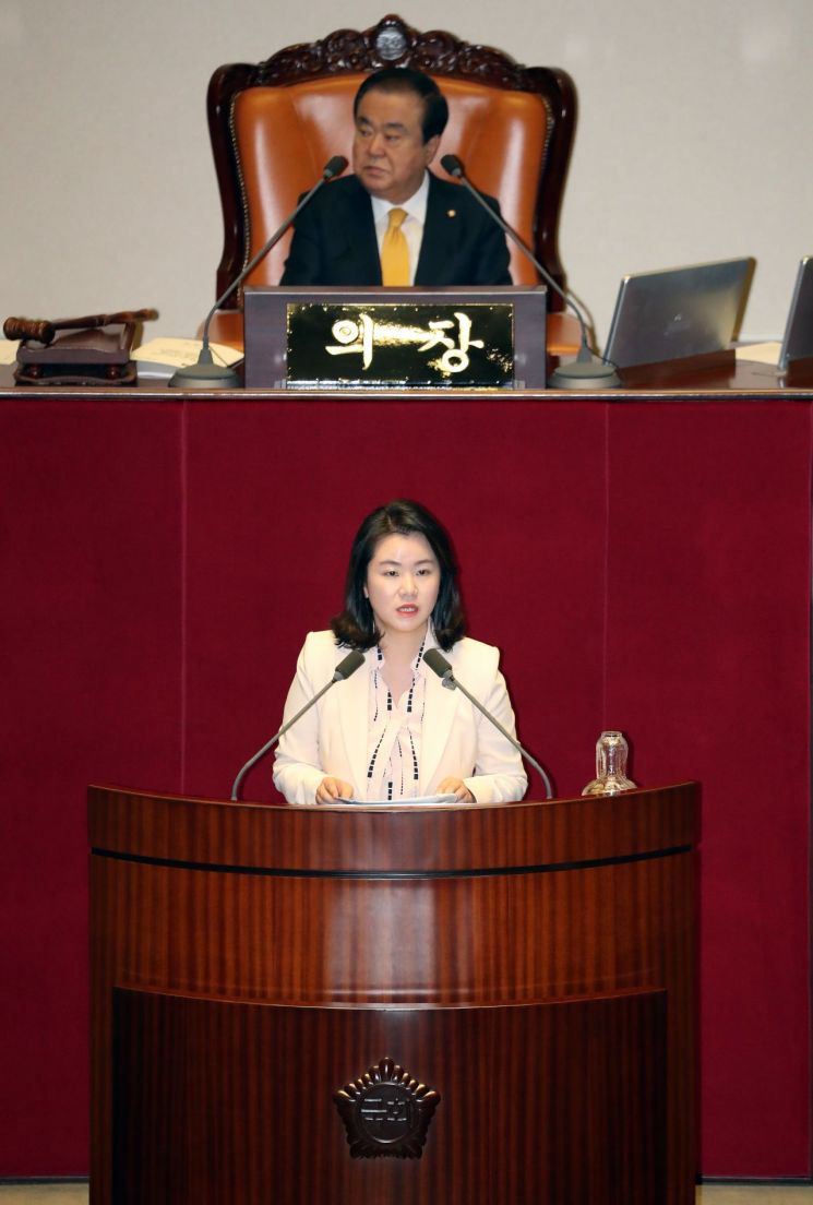 신보라, 아이 동반 본회의장 출석 불발…문희상 '불허'  