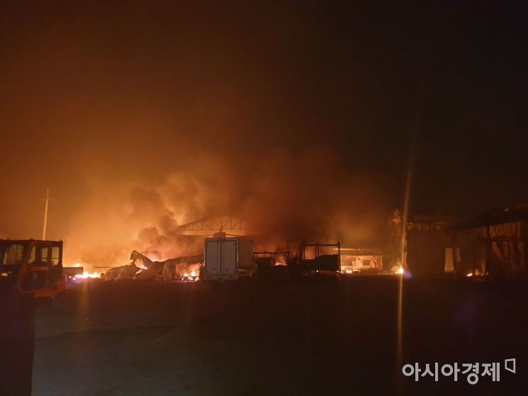 밤새 계속된 산불 … 강원 고성·속초 42개 학교에 휴업령