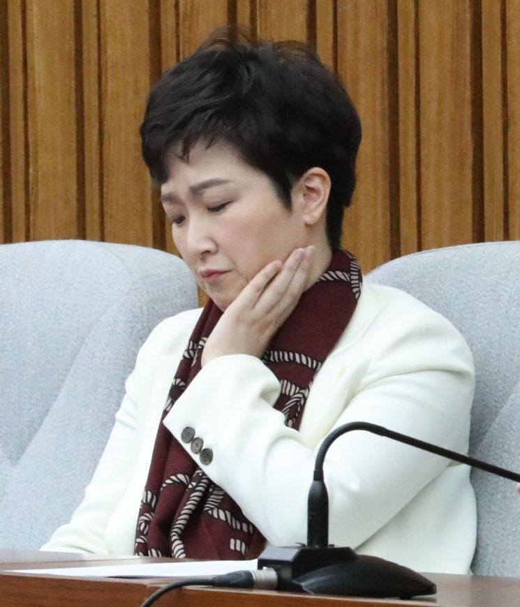 바른미래당, ‘손학규 찌질’ 이언주에 당원권 정지 1년