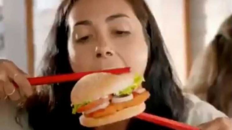 [포토] '젓가락으로…' 버거킹 광고, 인종차별 논란