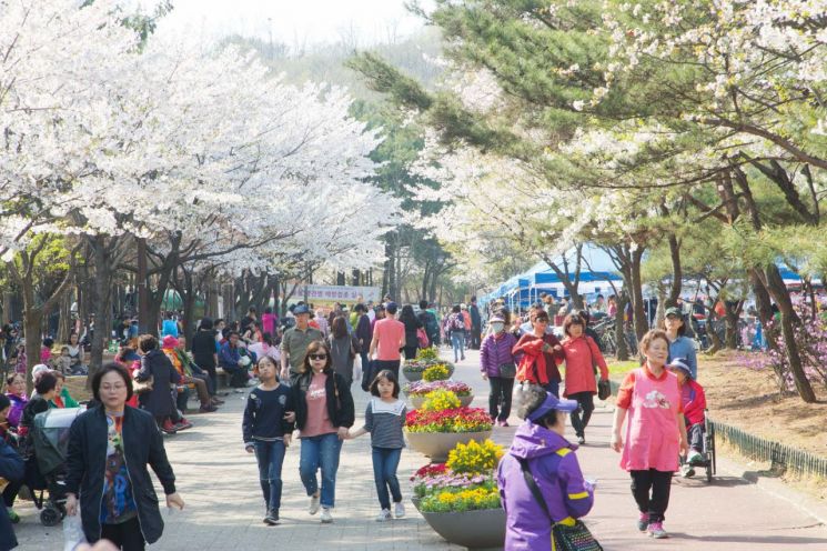 강서구 방화근린공원서 ‘개화산 봄꽃축제’ 개최