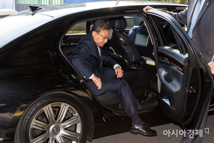 [포토]헌법재판소 도착한 유남석 소장