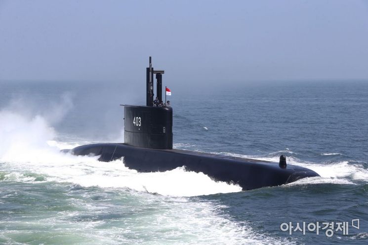 잠수함 1차 사업으로 대우조선해양이 인도네시아에 수출한 1400t급 잠수함 1번함 나가파사(NAGAPASA)함 (사진=방위사업청)