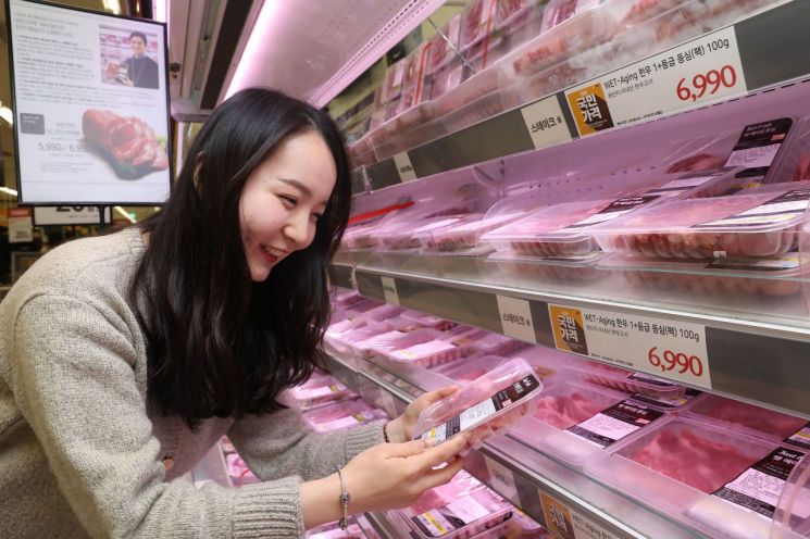 "소고기도 풍미가 중요"…이마트 숙성한우 매출 52% 증가 