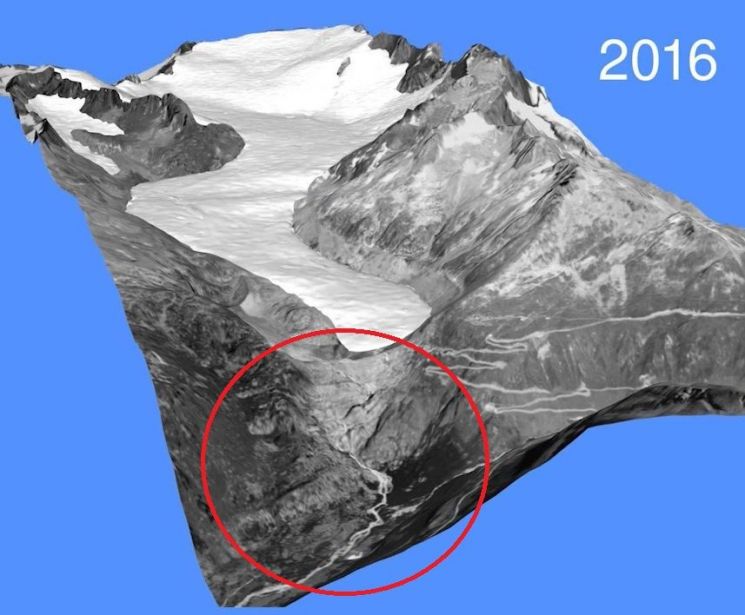 스위스 갈렌슈토크(Galenstock)산 빙하량 감소를 나타낸 그림. 붉은 원으로 표시된 지역의 빙하가 지난 100년간 완전히 사라졌다. 알프스와 코카서스 일대 고산지대 빙하는 매년 1%씩 감소하고 있는 것으로 알려져 금세기 말쯤 대부분 사라질 것으로 우려되고 있다.(자료=세계빙하감시기구 홈페이지/https://wgms.ch)