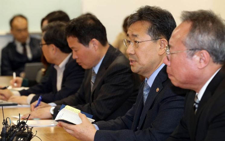 박양우 "영화계 독과점문제, 지혜롭게 풀어가자"