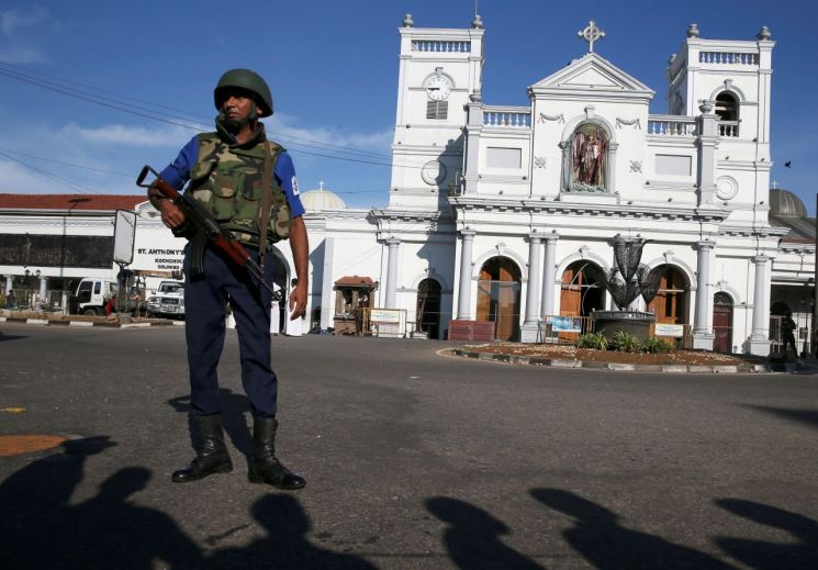 스리랑카 테러 사망자 290명으로 늘어…종교 갈등이 불씨?(종합)