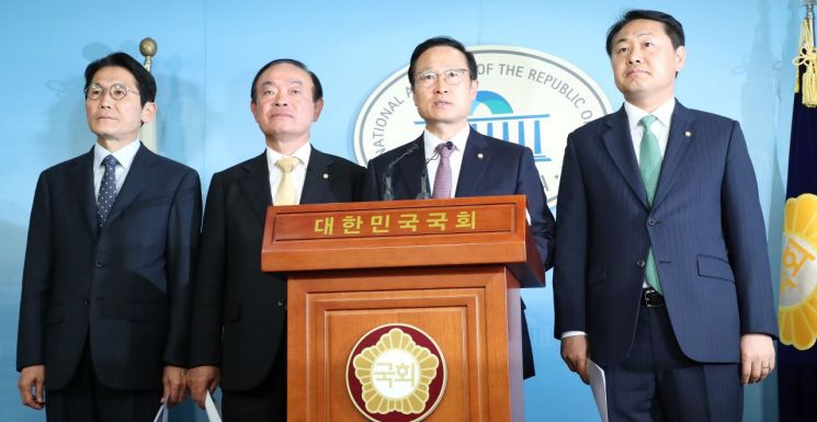 '한국당 제외' 여야 4당 회동…패스트트랙 후속절차 논의 