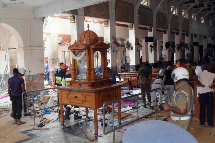 '부활절 테러' 스리랑카 교회 인근서 또 폭발 사고…기폭장치 87개 발견