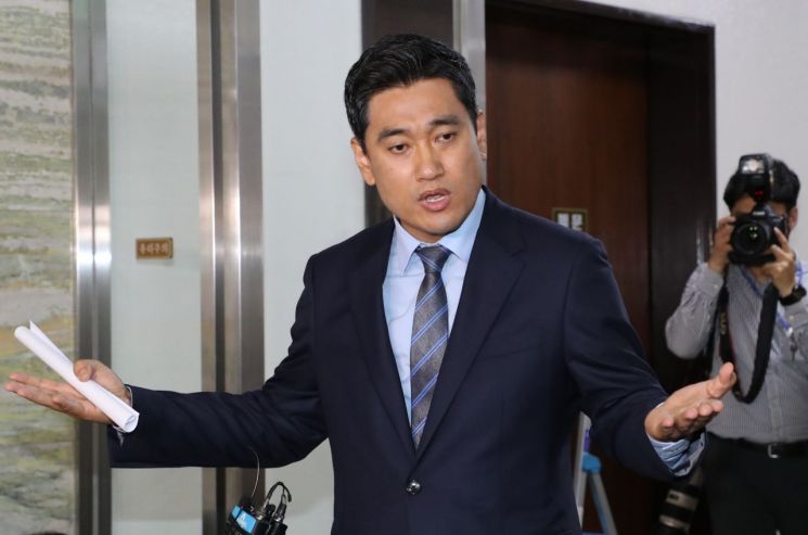 바른미래당, 오신환→채이배 교체에…유승민 “몸으로 막겠다”