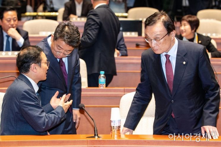 [포토]회의장 도착한 이해찬 민주당 대표