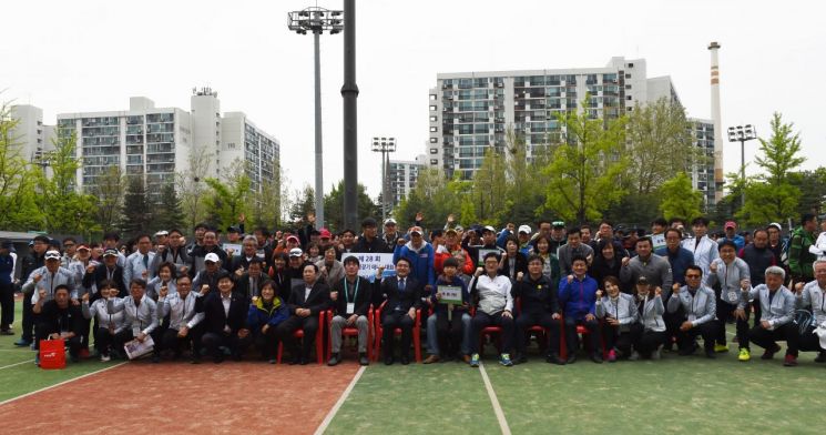 [포토] 오승록 노원구청장, 제28회 노원구청장기 테니스대회 참석